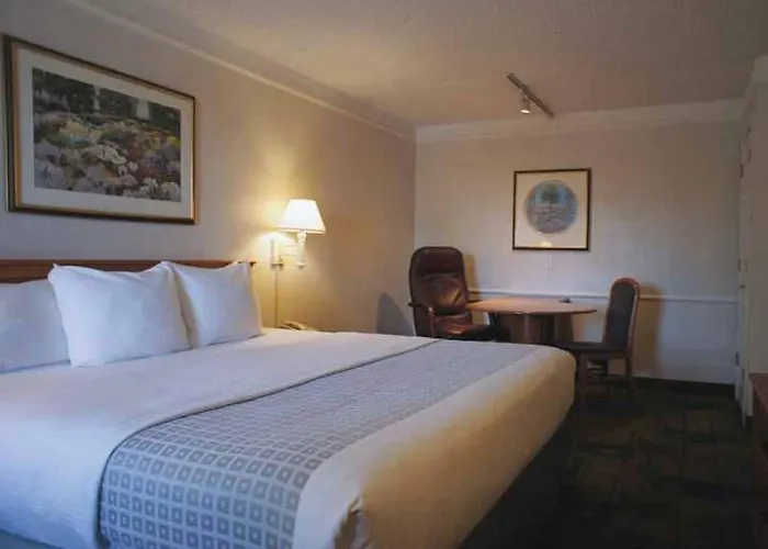 Hotel 6 Phoenix, Az Midtown 4*